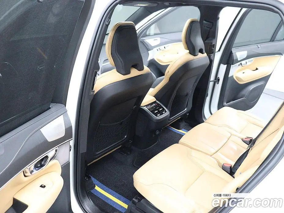Volvo XC90 2024 2.0 автомат (гидро), фото 10 Volvo XC90 2024 2.0 автомат (гидро), фото 10