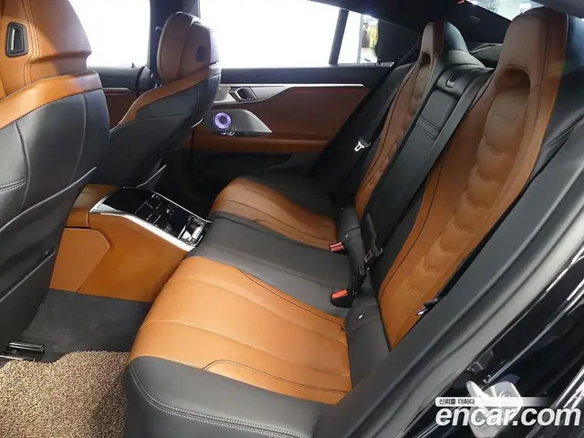 BMW 8 серия 2023 4.4 автомат (гидро), миниатюра 6