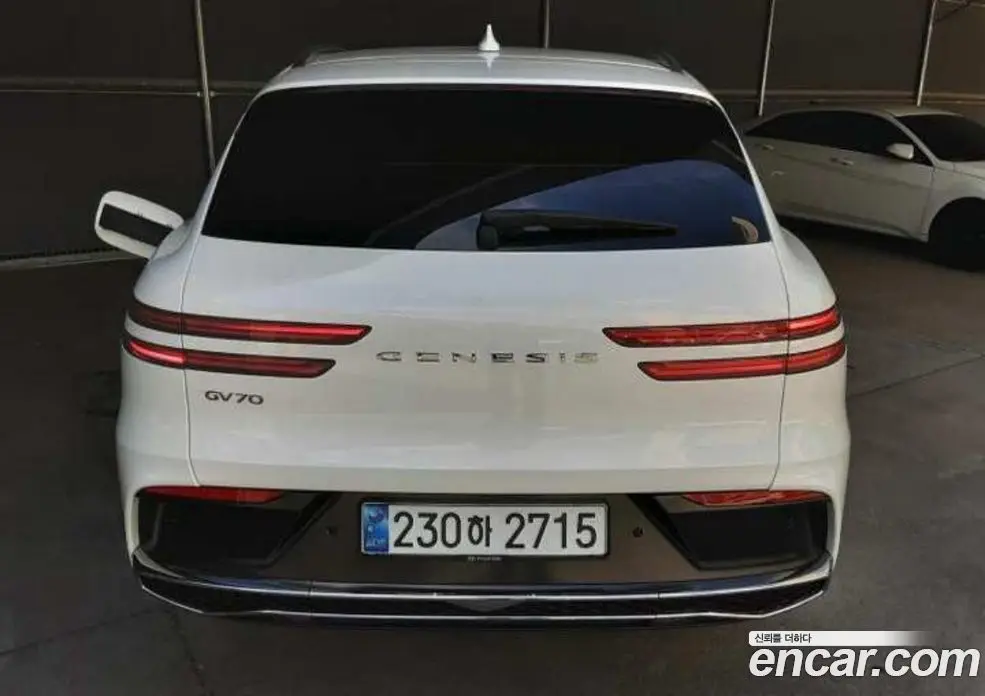 Genesis GV70 2024 2.5 автомат (гидро), фото 3 Genesis GV70 2024 2.5 автомат (гидро), фото 3