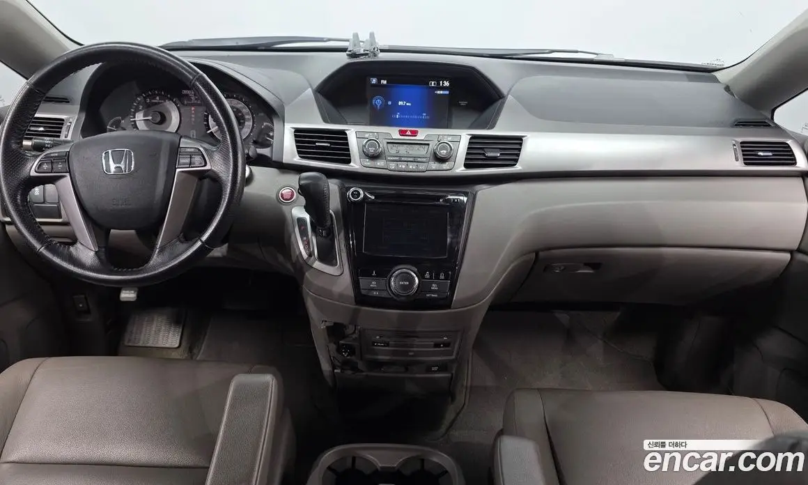 Honda Odyssey 2016 3.5 автомат (гидро), фото 7 Honda Odyssey 2016 3.5 автомат (гидро), фото 7