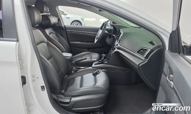 Hyundai Avante 2017 1.6 автомат (гидро), миниатюра 11 Hyundai Avante 2017 1.6 автомат (гидро), миниатюра 11