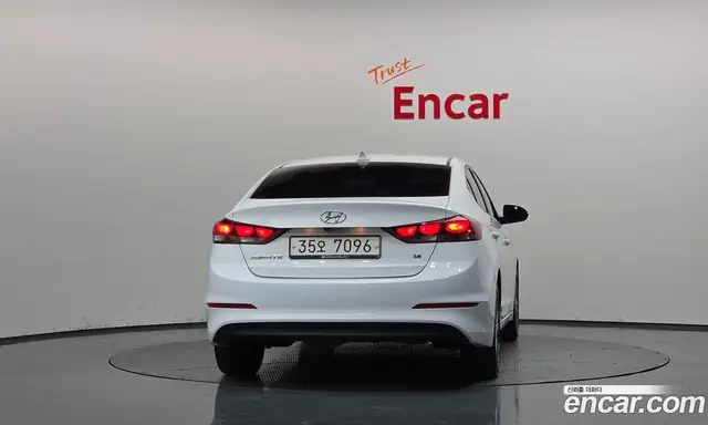 Hyundai Avante 2017 1.6 автомат (гидро), миниатюра 4 Hyundai Avante 2017 1.6 автомат (гидро), миниатюра 4