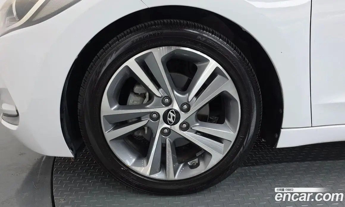 Hyundai Avante 2017 1.6 автомат (гидро), фото 5 Hyundai Avante 2017 1.6 автомат (гидро), фото 5