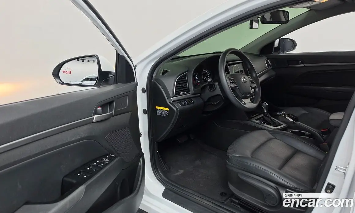 Hyundai Avante 2017 1.6 автомат (гидро), фото 10 Hyundai Avante 2017 1.6 автомат (гидро), фото 10