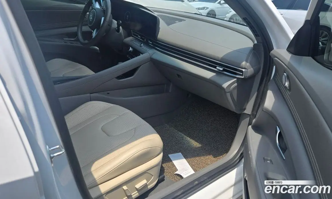 Hyundai Avante 2023 1.6 автомат (гидро), фото 16