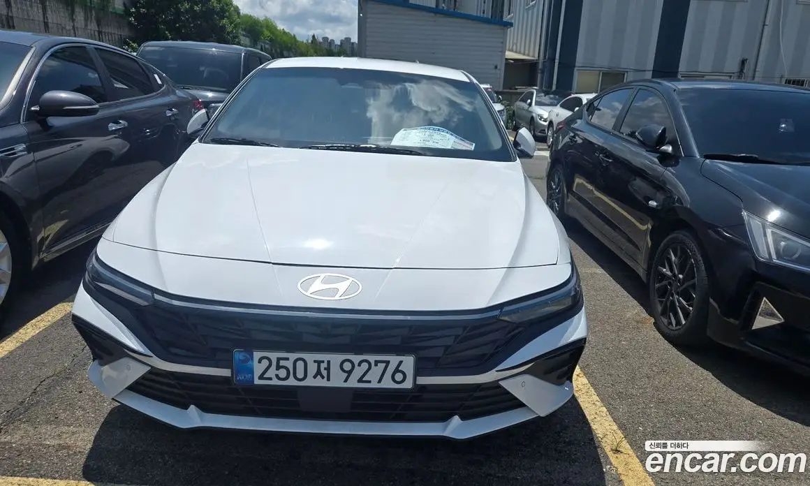 Hyundai Avante 2023 1.6 автомат (гидро), фото 6