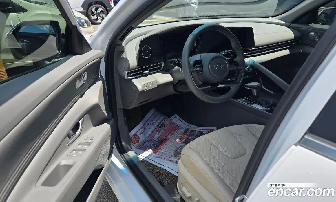 Hyundai Avante 2023 1.6 автомат (гидро), фото 9