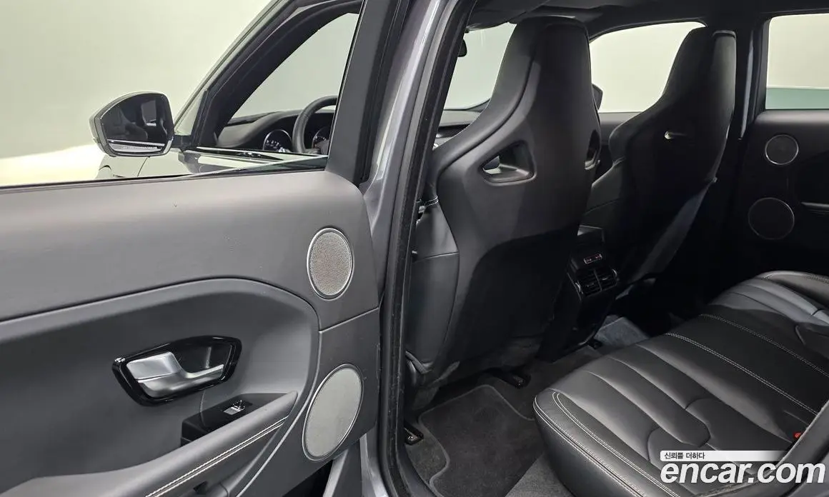 Land Rover Range Rover Evoque 2015 2.2 автомат (гидро), фото 17 Land Rover Range Rover Evoque 2015 2.2 автомат (гидро), фото 17