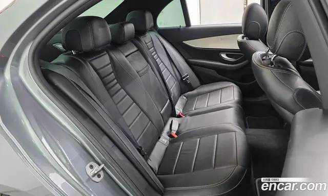 Mercedes-Benz E-Class 2021 2.0 автомат (гидро), миниатюра 12