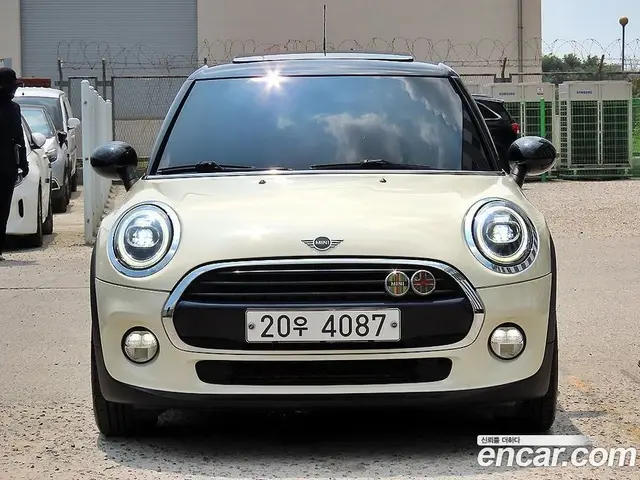 Mini Cooper, 2018, 72 901 км