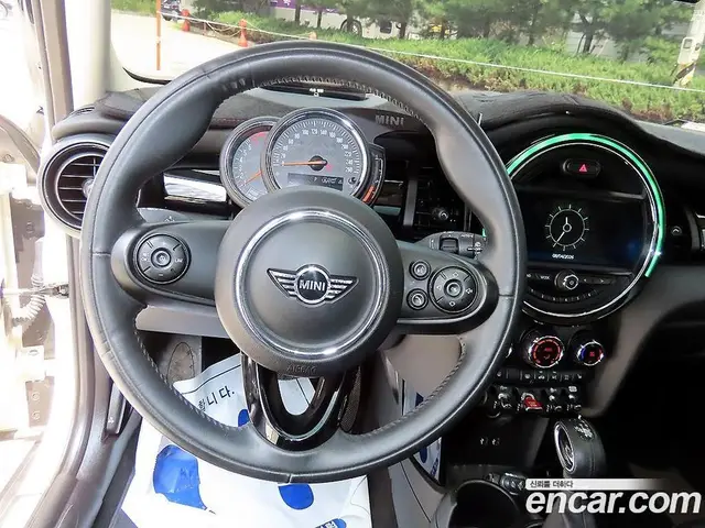 Mini Cooper 2018 1.5 автомат (гидро), миниатюра 10 Mini Cooper 2018 1.5 автомат (гидро), миниатюра 10