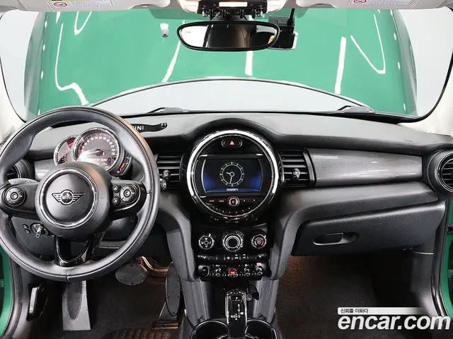 Mini Cooper 2020 1.5 автомат (гидро), миниатюра 6