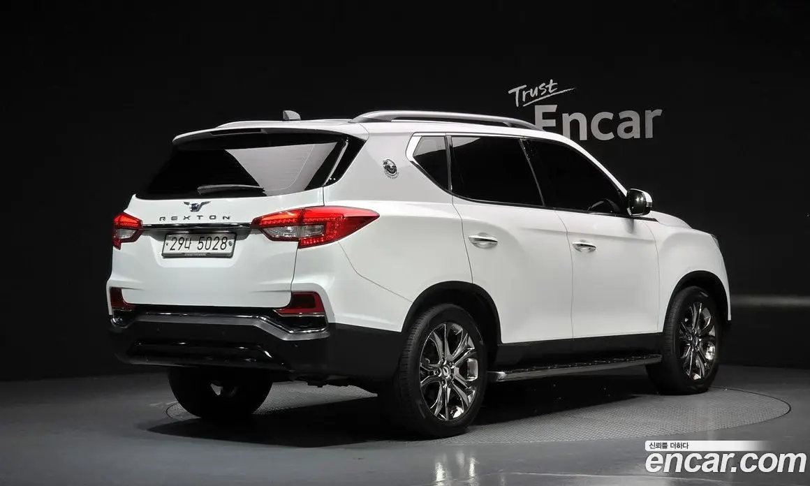 SsangYong Rexton 2018 2.2 автомат (гидро), фото 2 SsangYong Rexton 2018 2.2 автомат (гидро), фото 2