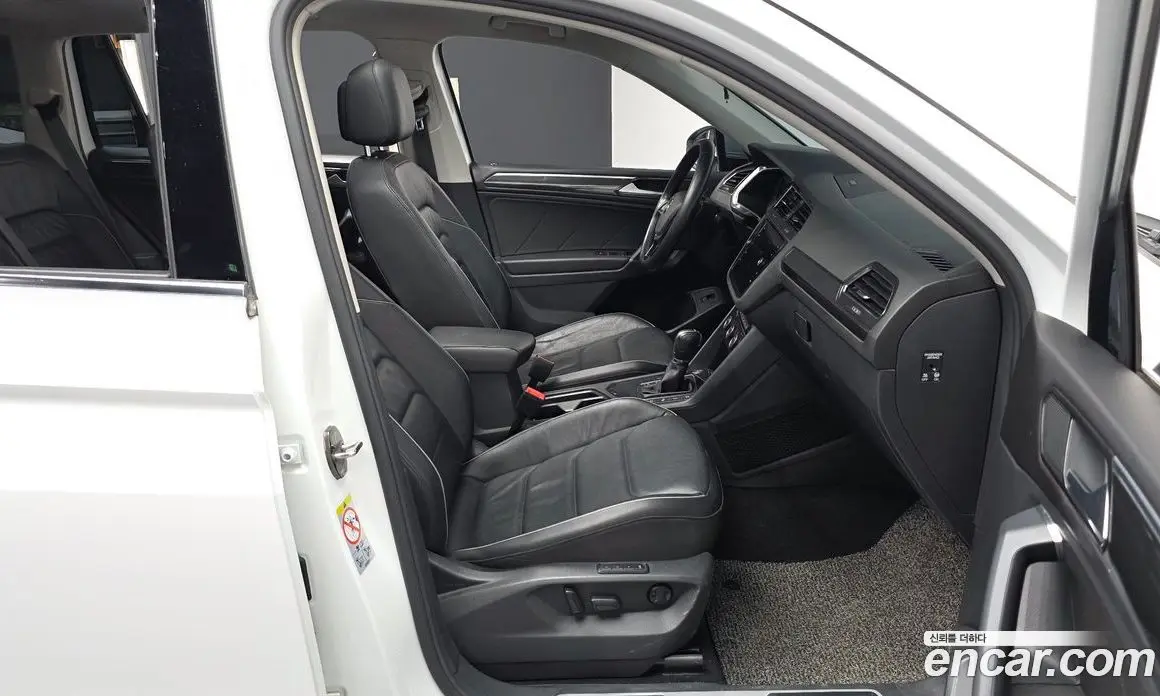 Volkswagen Tiguan 2018 2.0 автомат (гидро), фото 11
