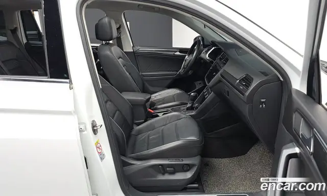 Volkswagen Tiguan 2018 2.0 автомат (гидро), миниатюра 11