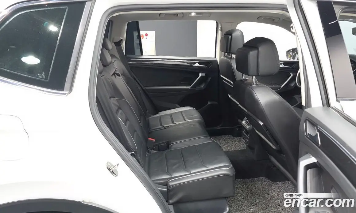 Volkswagen Tiguan 2018 2.0 автомат (гидро), фото 12