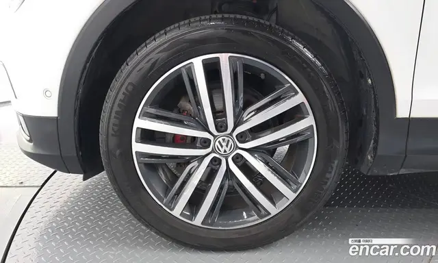 Volkswagen Tiguan 2018 2.0 автомат (гидро), миниатюра 5
