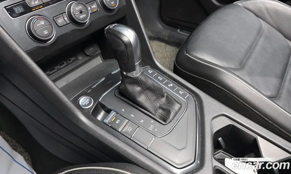 Volkswagen Tiguan 2018 2.0 автомат (гидро), фото 9