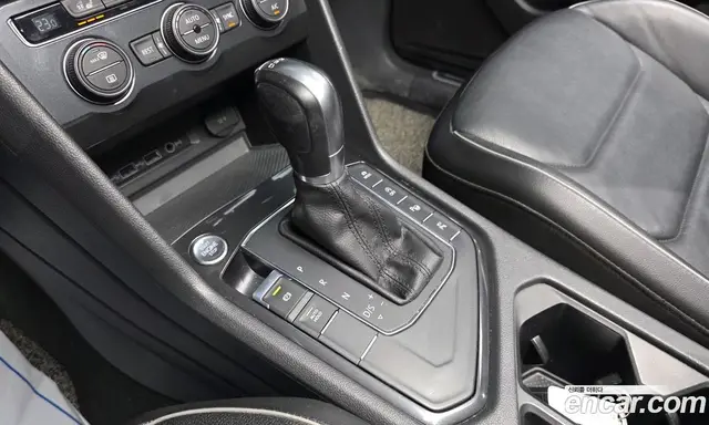 Volkswagen Tiguan 2018 2.0 автомат (гидро), миниатюра 9