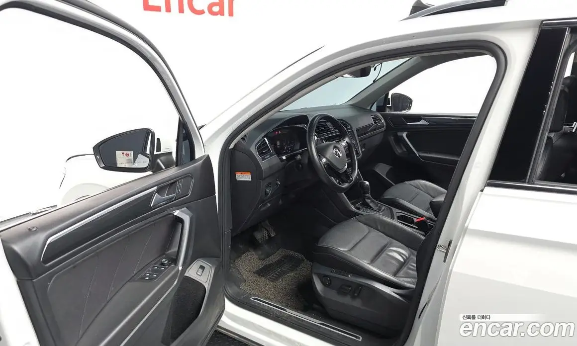 Volkswagen Tiguan 2018 2.0 автомат (гидро), фото 10