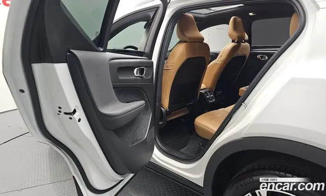 Volvo XC40 2021 2.0 автомат (гидро), миниатюра 12