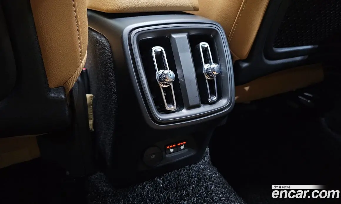 Volvo XC40 2021 2.0 автомат (гидро), фото 18