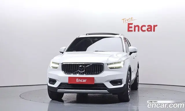 Volvo XC40 2021 2.0 автомат (гидро), миниатюра 3