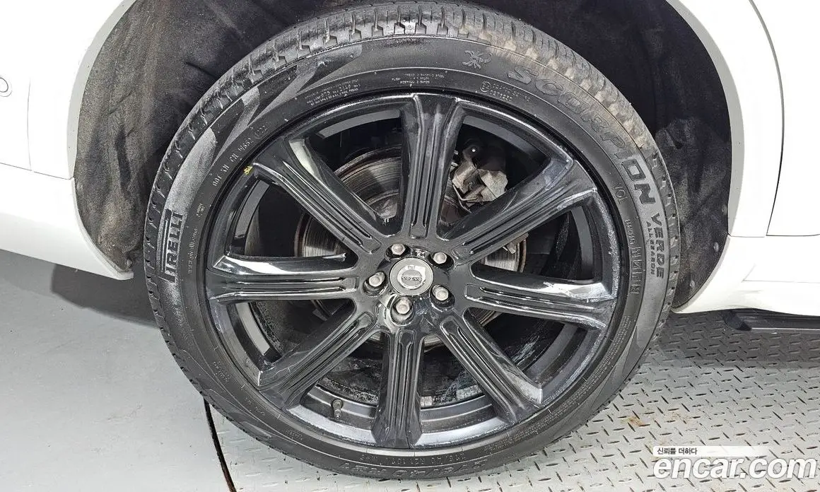 Volvo XC90 2017 2.0 автомат (гидро), фото 5 Volvo XC90 2017 2.0 автомат (гидро), фото 5