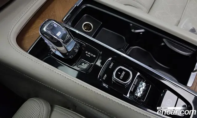Volvo XC90 2017 2.0 автомат (гидро), миниатюра 9 Volvo XC90 2017 2.0 автомат (гидро), миниатюра 9