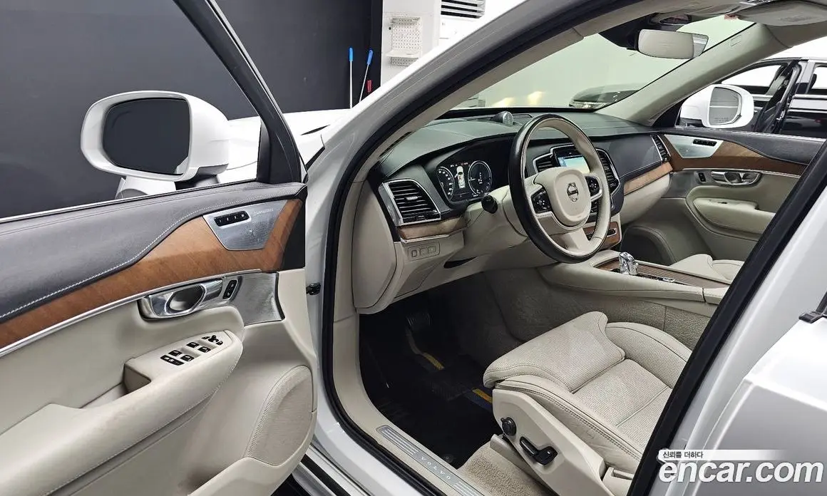Volvo XC90 2017 2.0 автомат (гидро), фото 10 Volvo XC90 2017 2.0 автомат (гидро), фото 10