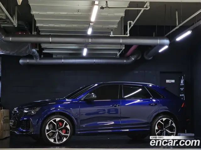 Audi RSQ8 2021 4.0 автомат (гидро), миниатюра 3