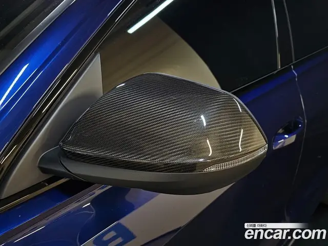 Audi RSQ8 2021 4.0 автомат (гидро), миниатюра 7