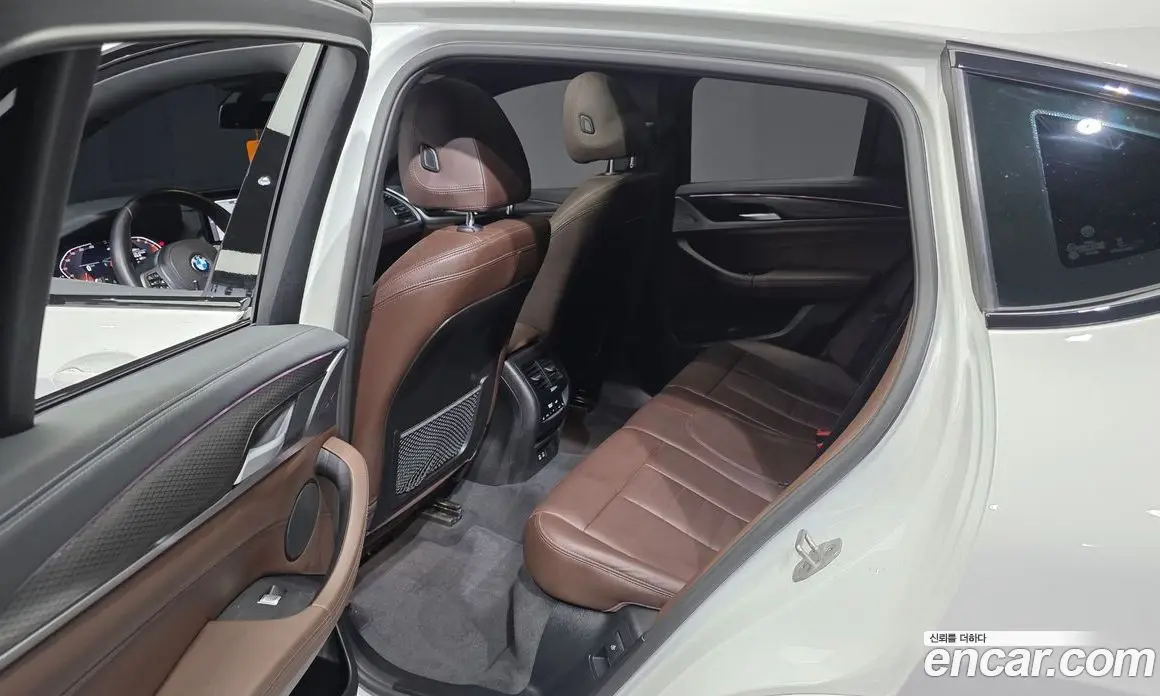 BMW X4 2024 2.0 автомат (гидро), фото 11