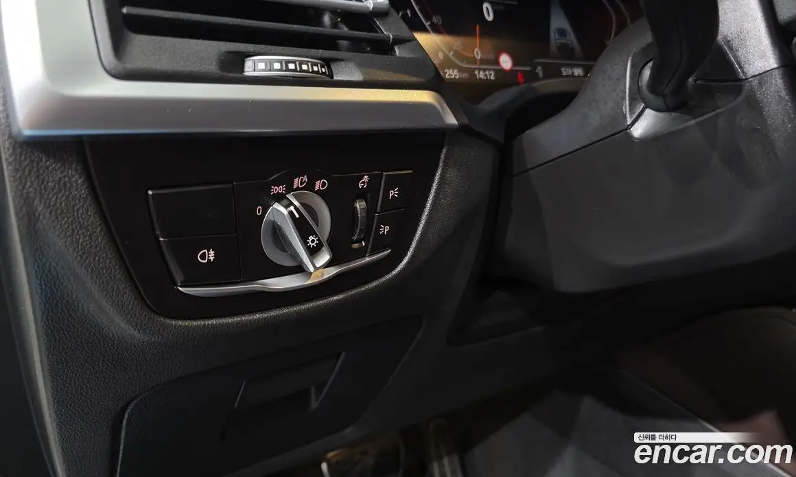 BMW X4 2024 2.0 автомат (гидро), фото 14