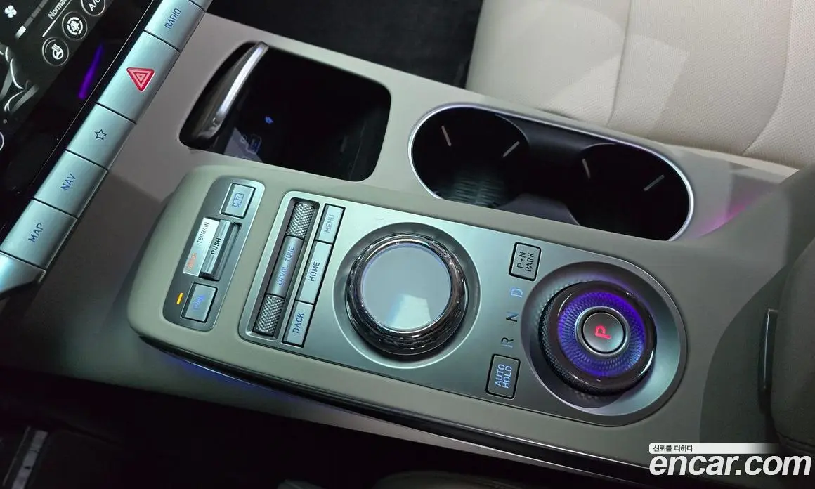 Genesis GV70 2023 2.5 автомат (гидро), фото 9 Genesis GV70 2023 2.5 автомат (гидро), фото 9
