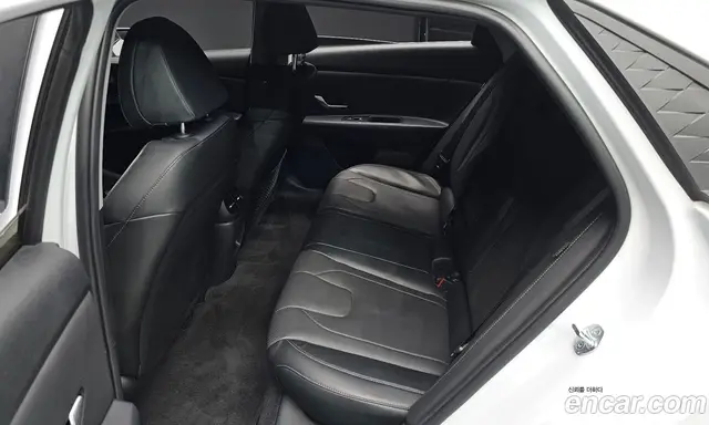 Hyundai Avante 2023 1.6 автомат (гидро), миниатюра 11