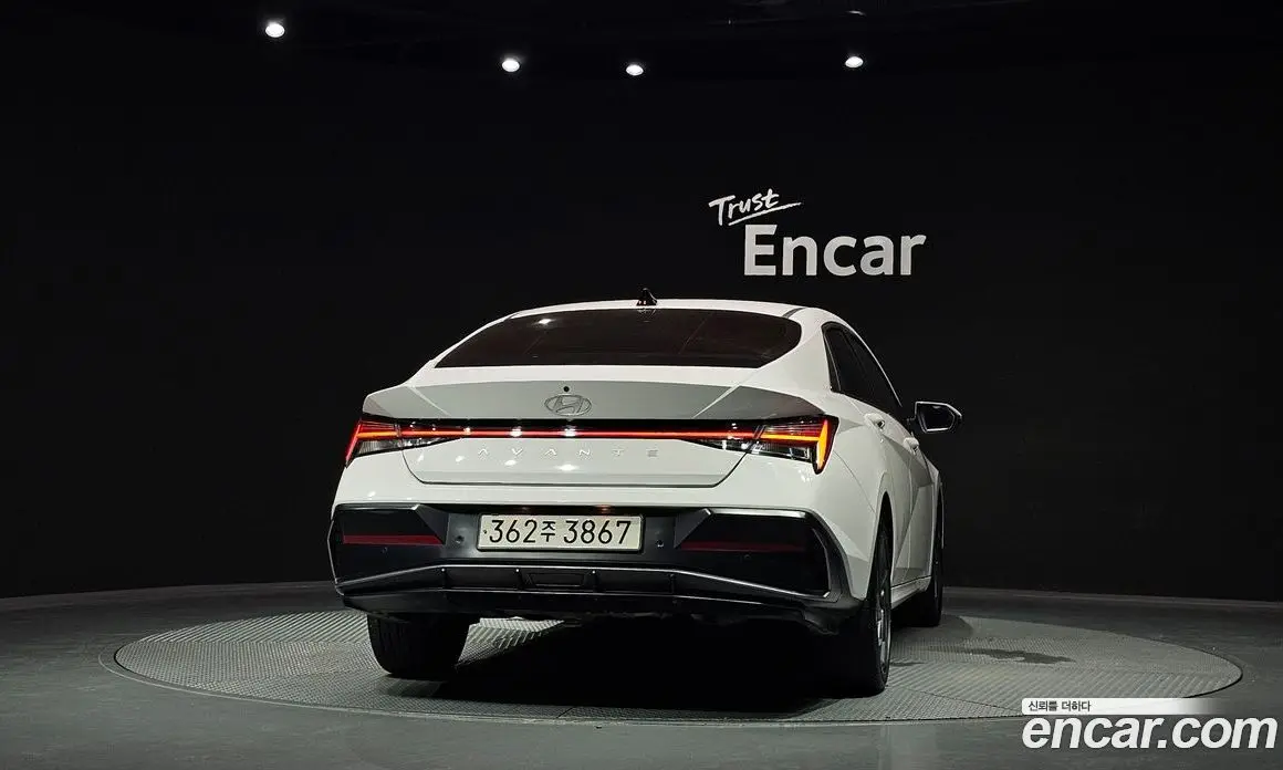 Hyundai Avante 2023 1.6 автомат (гидро), фото 4