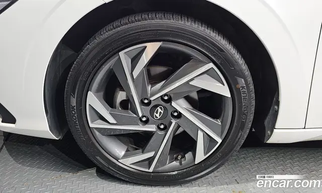 Hyundai Avante 2023 1.6 автомат (гидро), миниатюра 5
