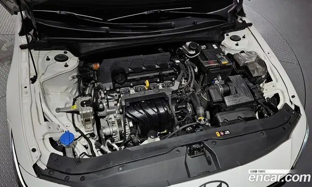 Hyundai Avante 2023 1.6 автомат (гидро), миниатюра 6