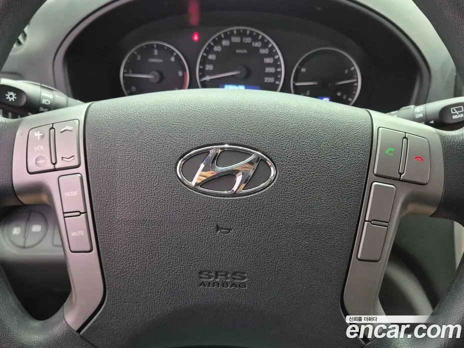 Hyundai Starex 2017 2.5 автомат (гидро), фото 14 Hyundai Starex 2017 2.5 автомат (гидро), фото 14