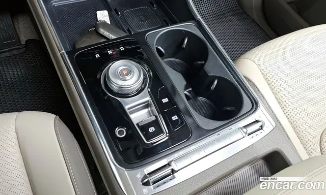 Kia Carnival 2023 2.2 автомат (гидро), миниатюра 9