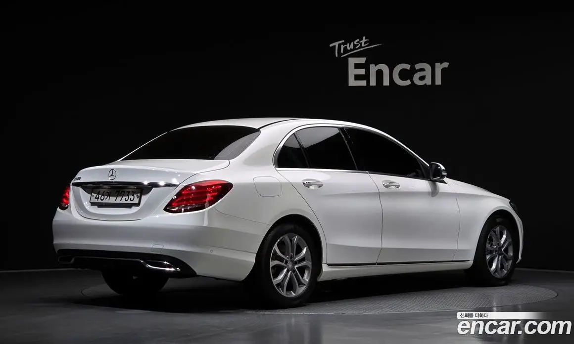 Mercedes-Benz C-Class 2017 2.0 автомат (гидро), фото 2 Mercedes-Benz C-Class 2017 2.0 автомат (гидро), фото 2