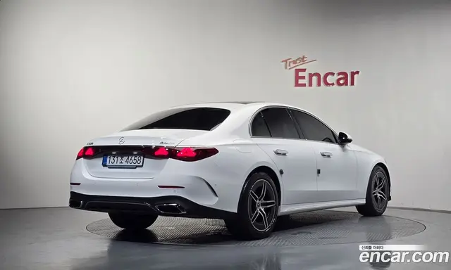 Mercedes-Benz E-Class 2026 2.0 автомат (гидро), миниатюра 2