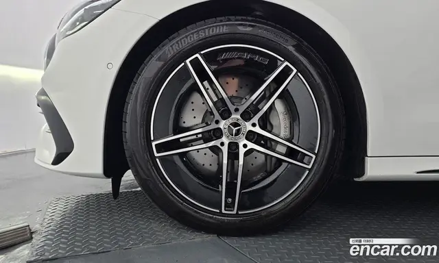 Mercedes-Benz E-Class 2026 2.0 автомат (гидро), миниатюра 5