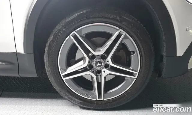 Mercedes-Benz GLB-Class 2022 2.0 автомат (гидро), миниатюра 5 Mercedes-Benz GLB-Class 2022 2.0 автомат (гидро), миниатюра 5