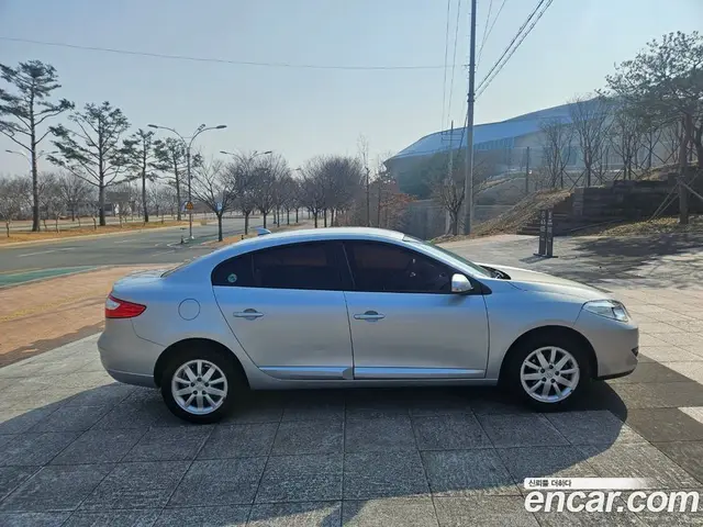 Renault (Samsung) SM3 2011 1.6 автомат (гидро), миниатюра 4 Renault (Samsung) SM3 2011 1.6 автомат (гидро), миниатюра 4
