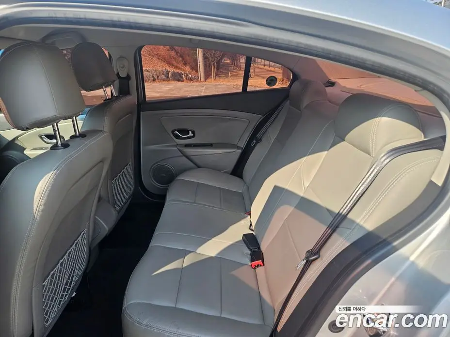 Renault (Samsung) SM3 2011 1.6 автомат (гидро), фото 9 Renault (Samsung) SM3 2011 1.6 автомат (гидро), фото 9