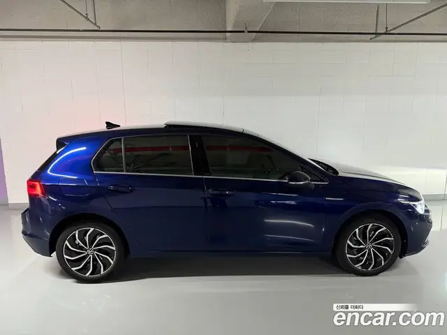 Volkswagen Golf 2022 2.0 автомат (гидро), миниатюра 3