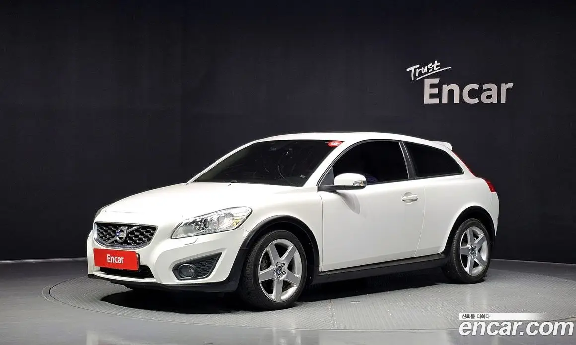 Volvo C30 2012 2.0 автомат (гидро), фото 1 Volvo C30 2012 2.0 автомат (гидро), фото 1