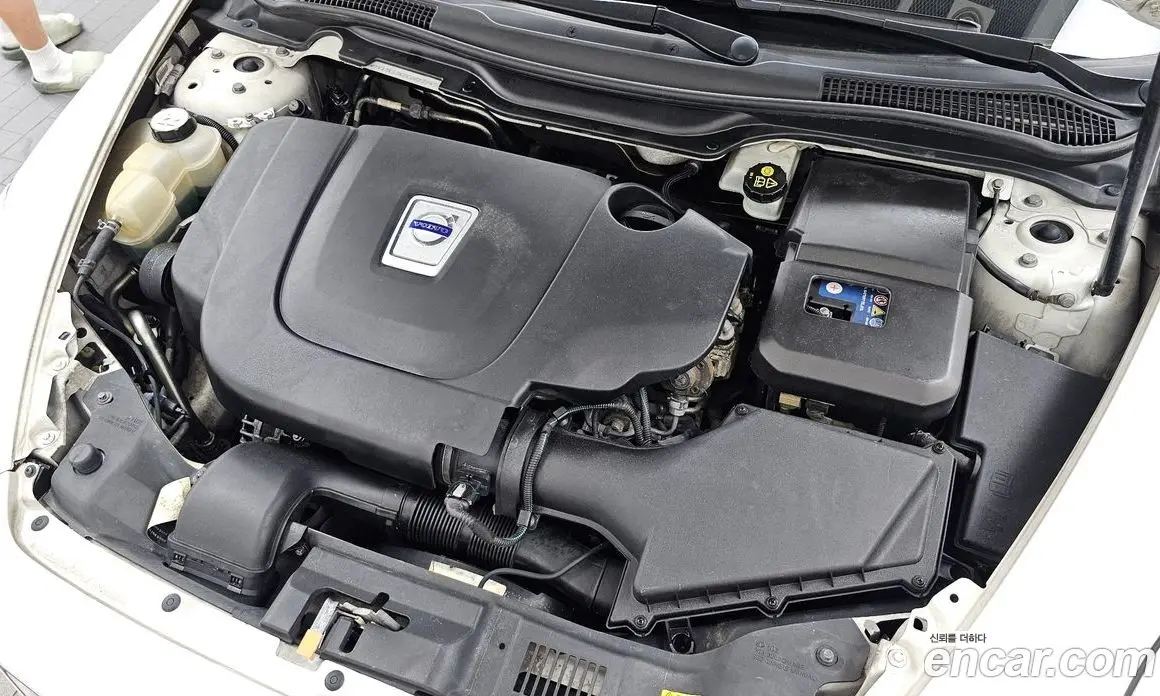 Volvo C30 2012 2.0 автомат (гидро), фото 6 Volvo C30 2012 2.0 автомат (гидро), фото 6
